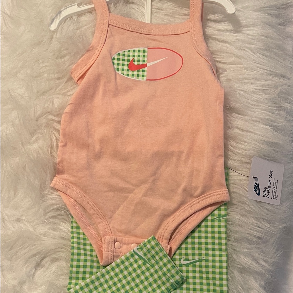 Girls Baby 6 months Nike 2 piece Set